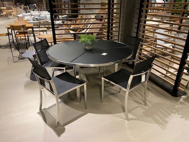 OZON RUNDT BORD Ø 130 M. 4 EP STOLER – UTSTILLINGSMODELL-KUN 1 SETT - Image 2